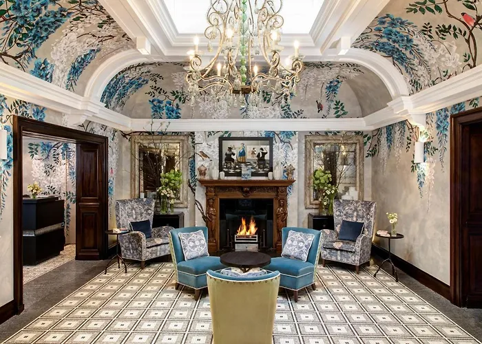 Explore the Top 5 Star Hotels near West End London for an Unforgettable Experience
